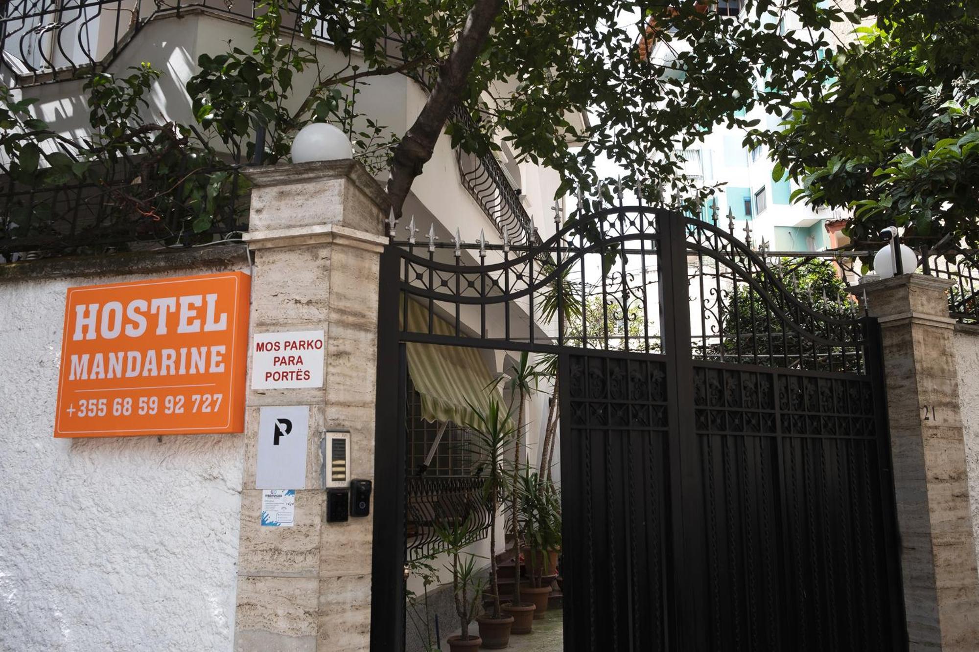 Mandarine Hostel Tirana Exterior foto