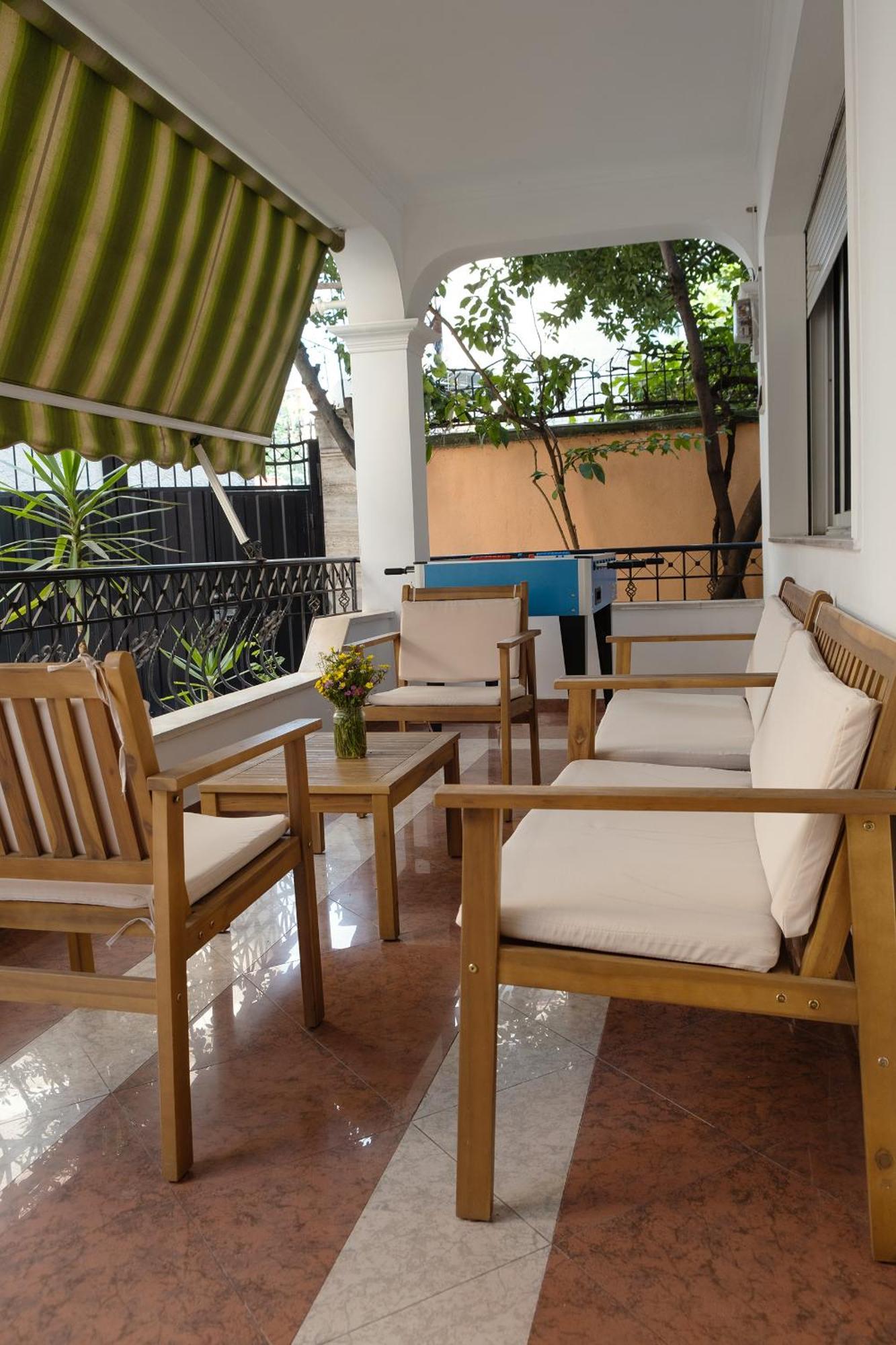 Mandarine Hostel Tirana Exterior foto