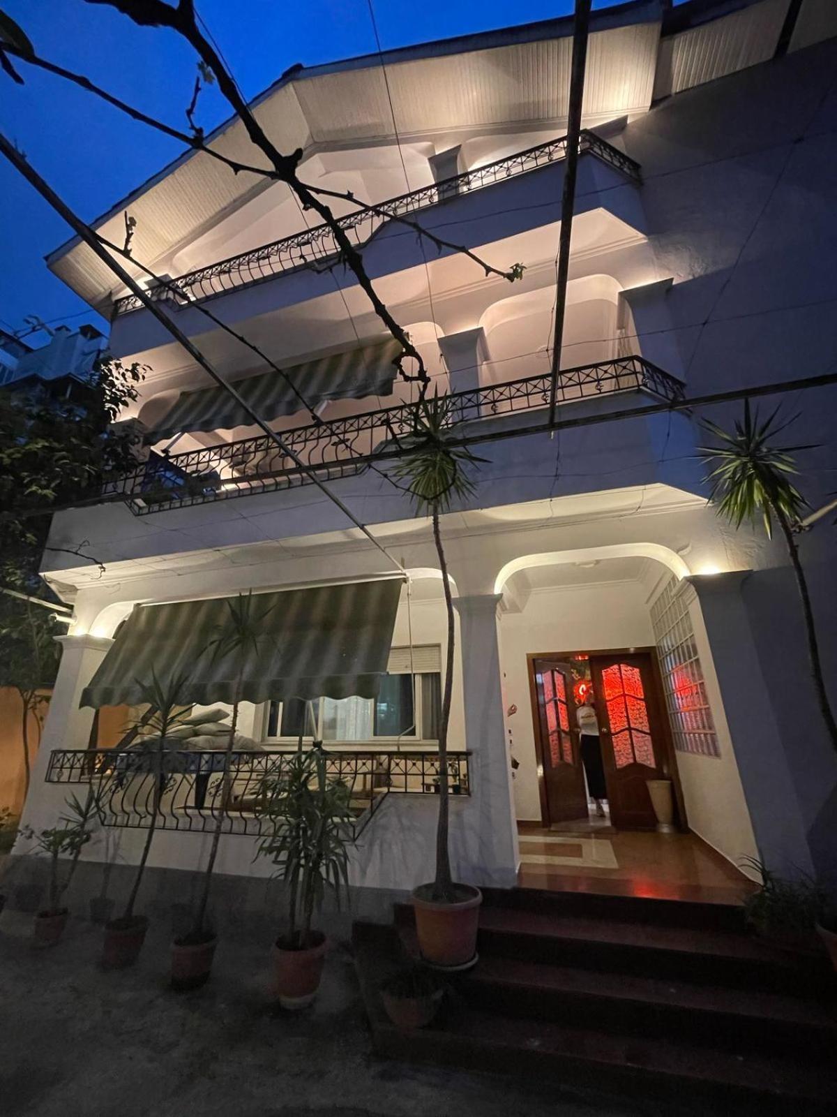 Mandarine Hostel Tirana Exterior foto
